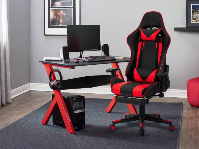 gaming chair with footrest